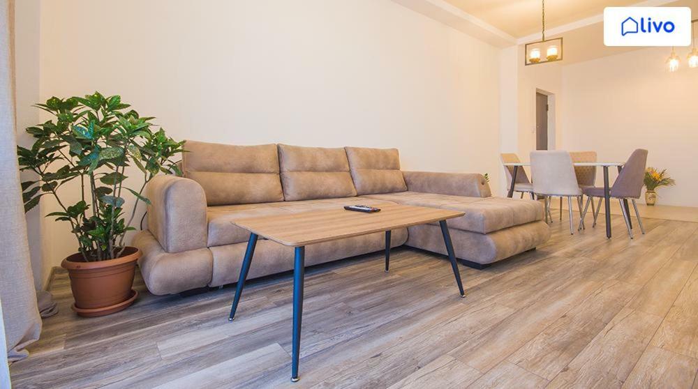 Tikas Home Апартаменты Tbilisi Eksteriør billede